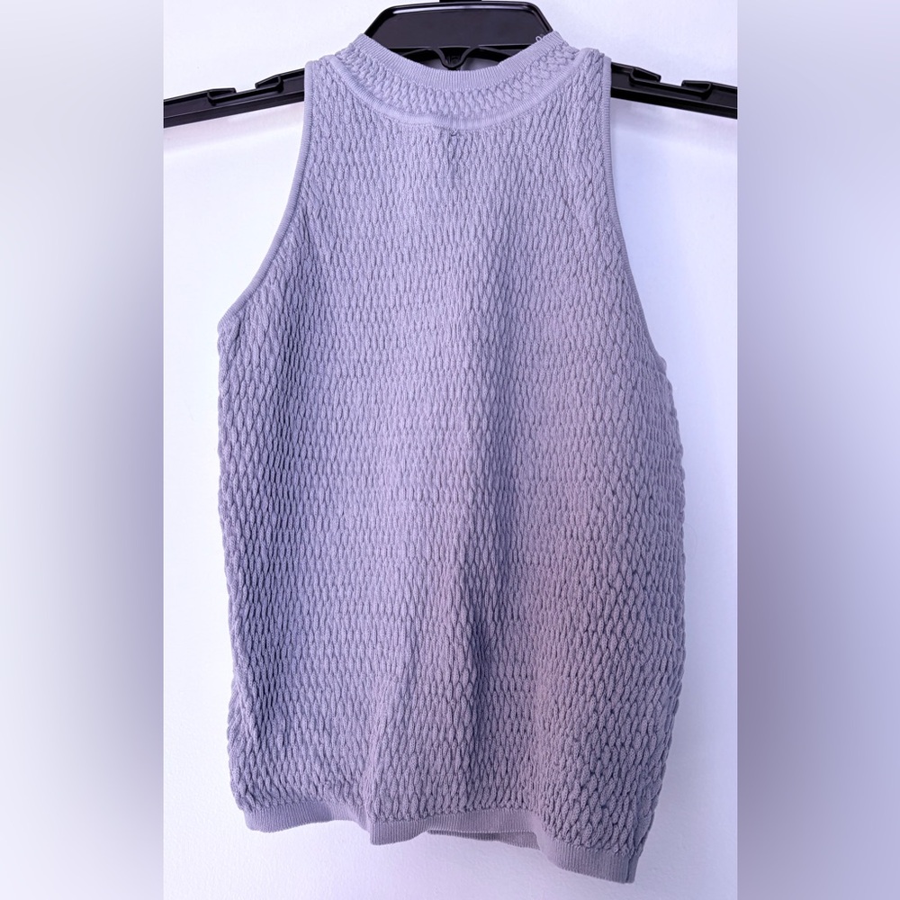 Brand: Willow & Root Size: small Colors: Dusty blue